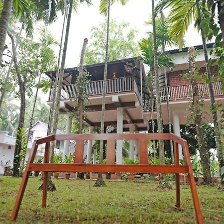 Serenity Villa And Treehouse Palakkad Buitenkant foto