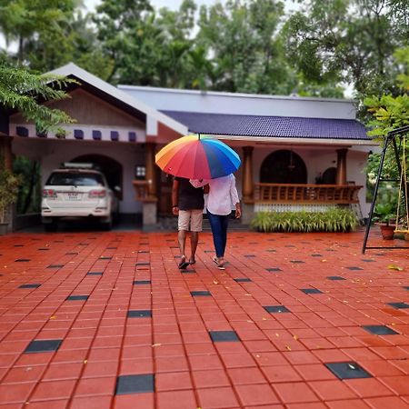 Serenity Villa And Treehouse Palakkad Buitenkant foto